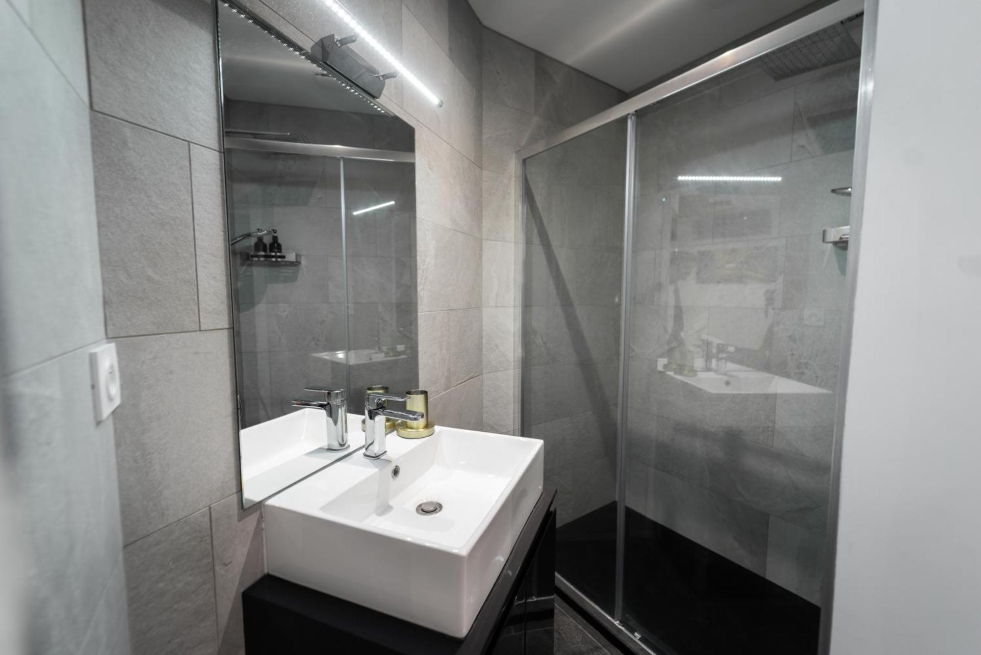 Loft 150 M2 Jacuzzi, Sauna Et Massage Blagnac Exterior photo